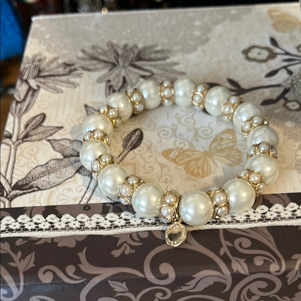 Charter Club Elegant Gold Tone Pearl Bracelet - Picture 4 of 6